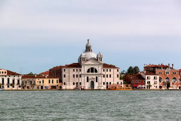 Santa Maria della Presentazione Kilisesi, genellikle Le Zitelle olarak bilinir, Venedik, İtalya.