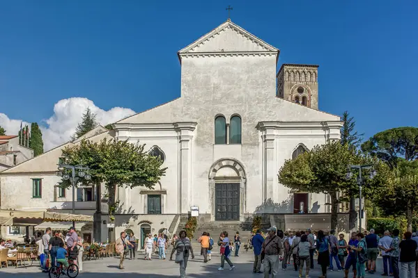 Ravello Włochy 2016 Duomo Ravello Czyli Katedra Ravello Mnóstwem Turystów Obrazy Stockowe bez tantiem