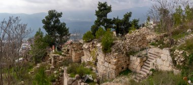 Güvenli ya da Tzfat 'ın kuzey İsrail' deki en yüksek noktasındaki Kale Kalesi 'nin kalıntıları. 