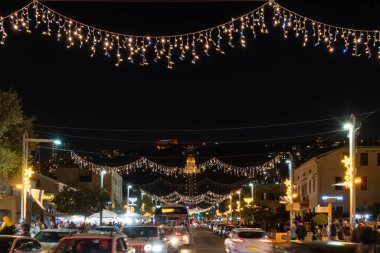 Hayfa, İsrail 25 Aralık 2024 Hayfa, İsrail 'deki Alman kolonisinde tatil sergisi.