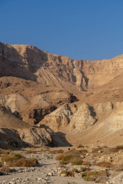 İsrail 'deki Ölü Deniz' in üstündeki resmî bir bakış açısıyla Yahudilerin Çöl Dağları 'na bakışı.