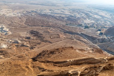 Masada 'daki Roma kampının ve İsrail' in etrafındaki bölgenin görüntüsü..