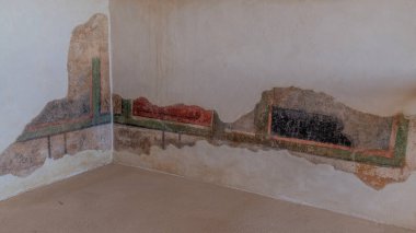 İsrail 'deki Musevi Çölü' ndeki Masada 'daki eski hamam evinin duvarlarındaki fresk resimleri..