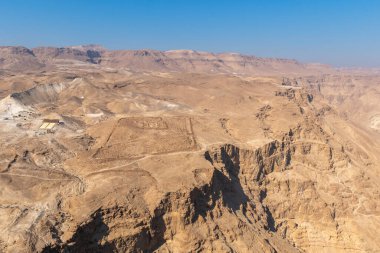 Masada 'daki Roma kampının ve İsrail' in etrafındaki bölgenin görüntüsü..
