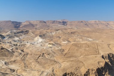 Masada 'daki Roma kampının ve İsrail' in etrafındaki bölgenin görüntüsü..