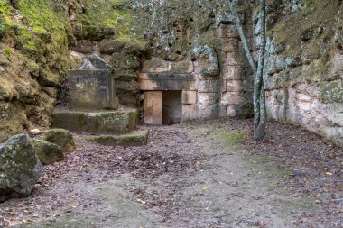 Kiryat Tivon, İsrail 'deki Bet She' arin Ulusal Parkı 'ndaki Keşfedilmemiş Mağara