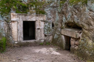 Kiryat Tivon, İsrail 'deki Bet She' arin Ulusal Parkı 'ndaki Keşfedilmemiş Mağara