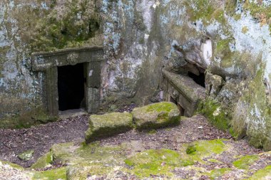 Kumaş tüccarı Beit 'in Mağarası Kiryat Tivon' da..