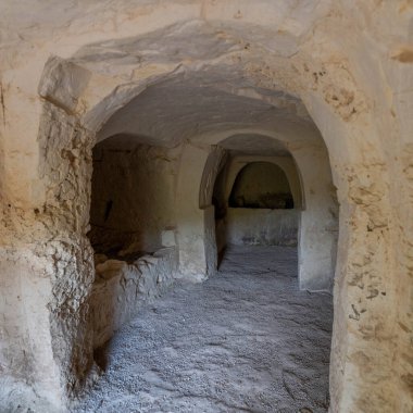 İsrail Kiryat Tivon 'daki Beit She' arim Ulusal Parkı 'ndaki Lulav Mağarası' nda..