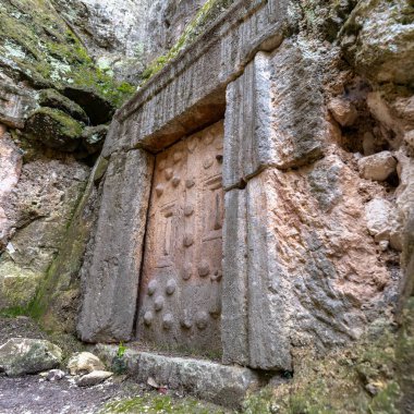 Beit She 'arim in Kiryat Tivon Israel' deki Yükseliş Mağarası 'nın kapılarını kapatın..