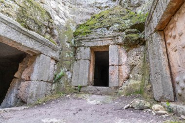 Beit She 'arim in Kiryat Tivon Israel' deki Yükseliş Mağarası 'nın kapılarını kapatın..