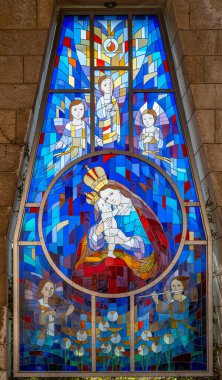 Nasıra, İsrail. 26 Şubat 2025. Dünyanın dört bir yanından sanat eseri İsrail 'in başkenti Nasıra' daki Annunciation Kilisesi 'ne bağışlandı.. 