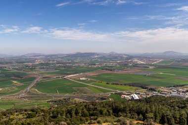 Muhraqa 'daki Carmel Dağı' ndan Jezreel Vadisi manzarası.