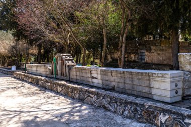 Kuzey İsrail 'de Lübnan sınırı yakınlarındaki Bar Madam Ulusal Parkı' nda kısmen yeniden inşa edilmiş..
