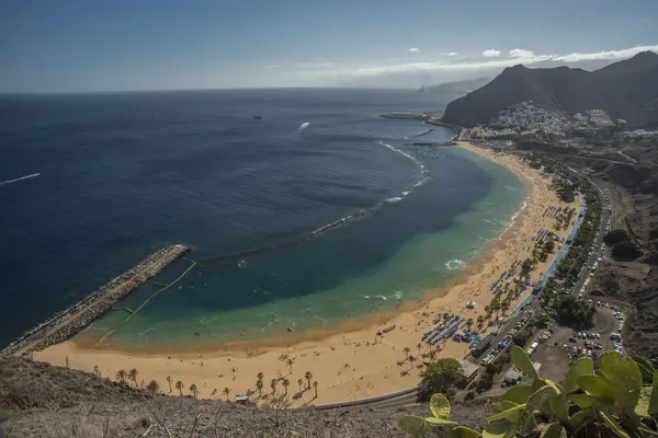 Tenerife Adası, Kanarya Adaları, sonsuz yazın yaşandığı yer, Atlantik Okyanusu, dağlar, güzel doğa, güzel plajlar.