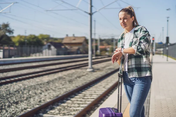 Woman Looking Her Clock While Standing Suitcase Train Station — Stock Photo, Image