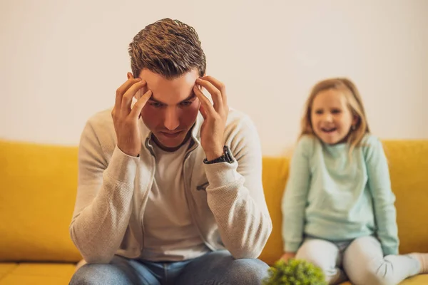 Stressed Father Feeling Desperate Because Screaming His Daughter — Stock Photo, Image
