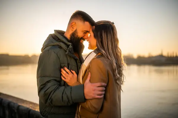 Happy Couple Enjoy Spending Time Together Outdoor Sunset — Stock Photo, Image