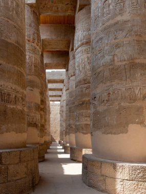 Karnak Luxor Tapınağı 'ndaki Büyük Hipostiyle Salonu