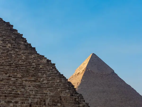 El Kahire 'de Giza Piramidi, Keops ve Kefren panoramik manzara