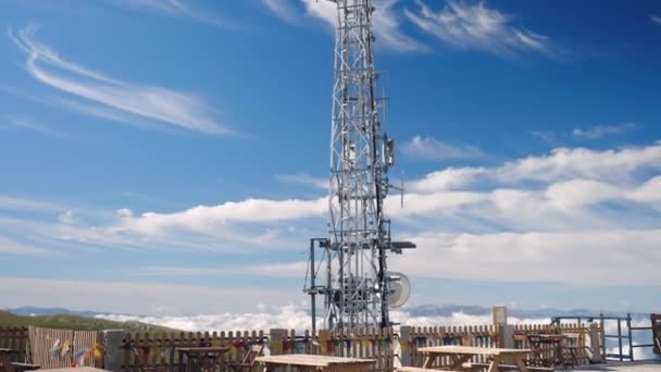 Πύργος Κεραίας Υψηλής Τηλεπικοινωνίας Για Μετάδοση Και Λήψη Σήματος Πύργος — Αρχείο Βίντεο