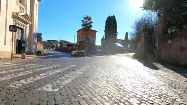 Rzym Włochy Listopad 2022 Żółty Włoski Samochód Sportowy Lamborghini Dachem — Wideo stockowe