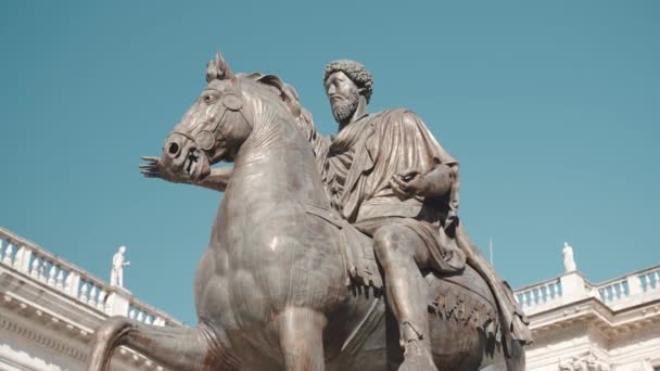 Low Angle View Bronze Equestrian Statue Riding Emperor Famous Roman — Stock Video