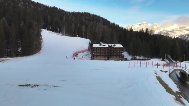 Lombardy Italy January 2022 Wooden Cottages Place Tourists Winter Ski — 비디오