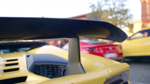 Ρωμη Ιταλια Νοεμβριου 2022 Εξωτερικές Λεπτομέρειες Της Αποκλειστικής Κίτρινο Lamborghini — Αρχείο Βίντεο