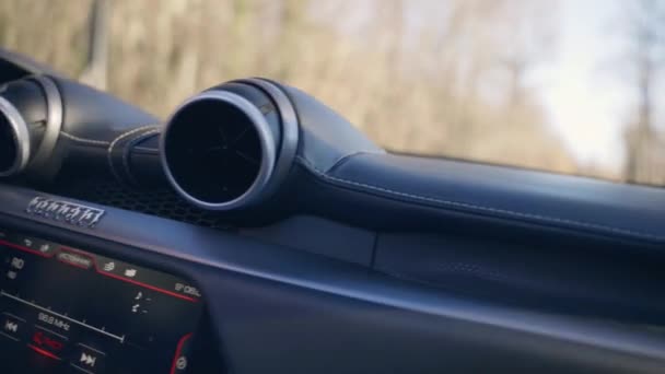 Rome Olaszország November 2022 Luxus Belső Részletek Exkluzív Piros Ferrari — Stock videók