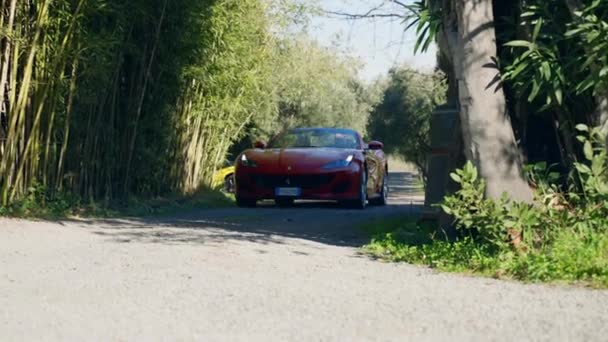 Rzym Włochy Listopad 2022 Ekskluzywny Wystrój Zewnętrzny Wnętrz Czerwonego Ferrari — Wideo stockowe