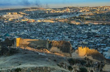Gün batımında Fes 'in görüntüsü