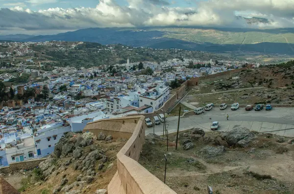 Fas 'ta Şef' in (mavi şehir) etrafında yürüyüş