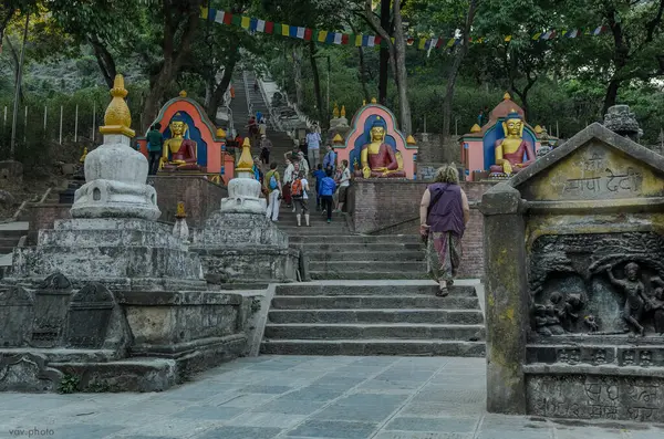 Gündüz vakti Budist tapınağı, Nepal