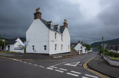 Ullapool, İskoçya 'nın Cromarty eyaletinde, Ross ve Cromarty eyaletlerinin Lochbroom ilçesine bağlı bir köydür..