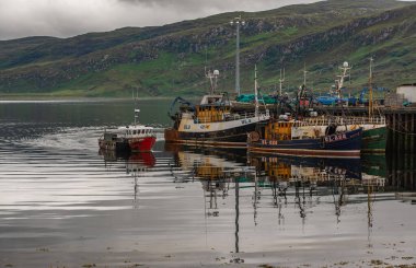 Loch Broom 'da ullapool önemli bir doğal liman.
