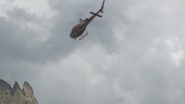 Ελικόπτερο Στο Restonica Valley Κορσική — Αρχείο Βίντεο