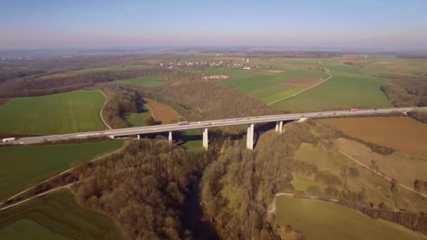 Εναέρια Πτήση Κατά Μήκος Μιας Τεράστιας Γέφυρας Στη Γερμανία — Αρχείο Βίντεο
