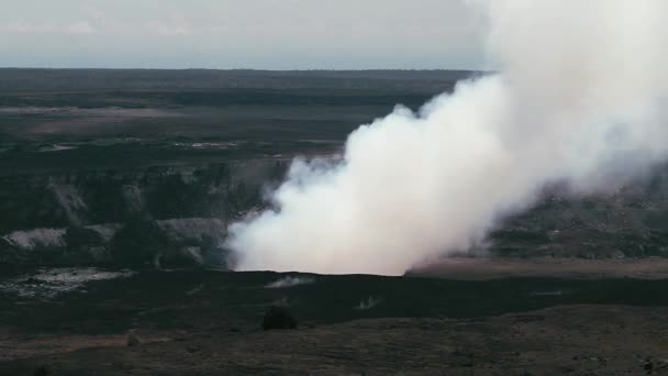 美丽的哈拉喀拉火山景观与云彩 — 图库视频影像