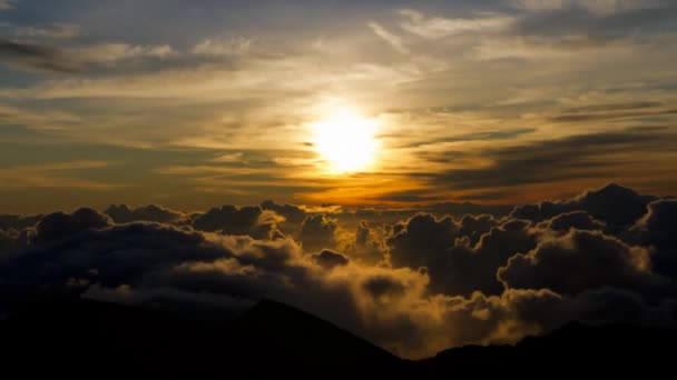 Timelapse Maui Hermosa Vista Del Volcán Haleakala Con Nubes — Vídeos de Stock