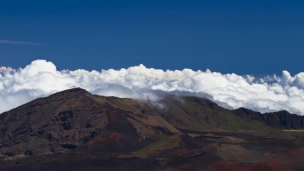 时光流逝的毛伊岛 美丽的海莱亚卡拉火山景观与云彩 — 图库视频影像