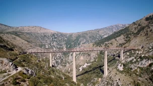Letecký Vlakový Most Přes Malou Rijeku Černá Hora Stabilizovaná Odstupňovaná — Stock video