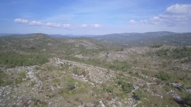 Antenne Landbouwgrond Bomen Struiken Montenegro Graded Gestabiliseerde Versie Horloge Ook — Stockvideo