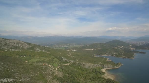 Aeronáutica Voando Torno Slansko Jezero Lake Montenegro Material Nativo Direto — Vídeo de Stock