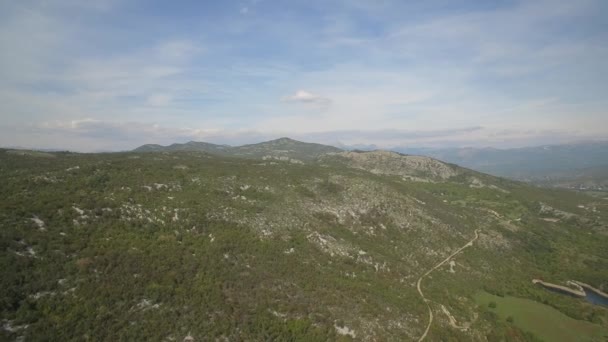 Aerial Flying Slansko Jezero Lake Μαυροβούνιο Native Material Κατ Ευθείαν — Αρχείο Βίντεο
