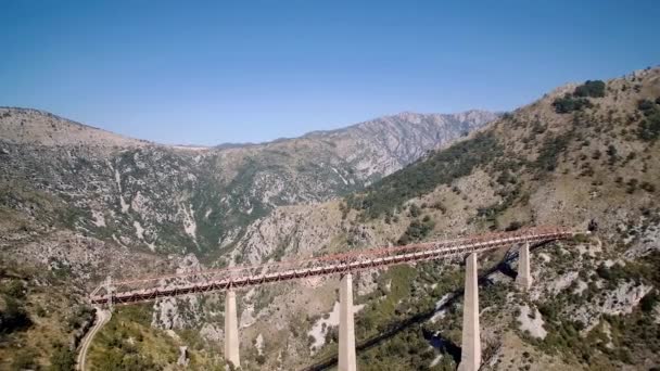 Aerial Train Bridge Dessus Mala Rijeka Monténégro Version Dégradée Stabilisée — Video