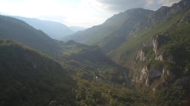 Aerial Tara River Canyon Μαυροβούνιο Βαθμολόγηση Και Σταθεροποιημένη Έκδοση Παρακολουθήστε — Αρχείο Βίντεο