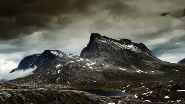 ノルウェーのトロリスティゲン地域のエピックと劇的な時間のラップス — ストック動画