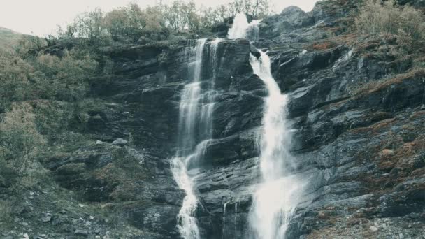 Malerischer Blick Auf Den Schönen Wasserfall Norwegen — Stockvideo
