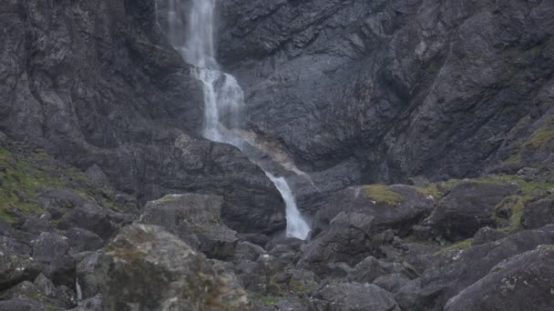 ノルウェーの美しい滝の景色 — ストック動画